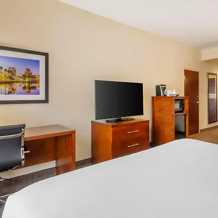 Comfort Inn & Suites Northeast - Gateway-2