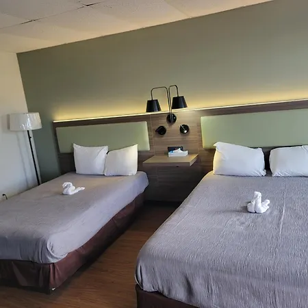 Econo Lodge-3