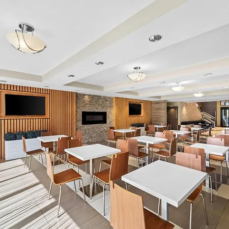 Days Inn & Suites By Wyndham Fort Myers Near Jetblue Park-3
