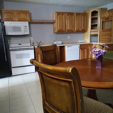 Travelodge By Wyndham Venice-3