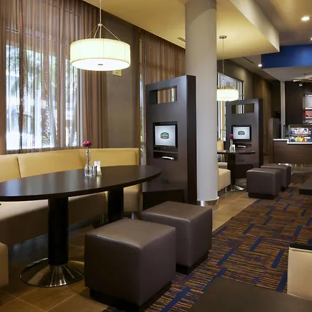 Courtyard Miami Dadeland-3