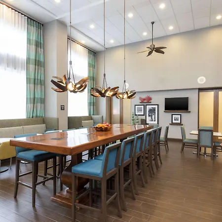 Hampton Inn & Suites Fort Myers-Colonial Boulevard-3