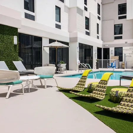 Hampton Inn & Suites Miami Wynwood Design District, Fl-2