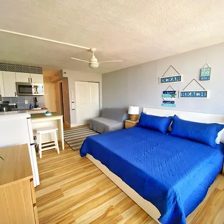 Castaways Resort Studios-2