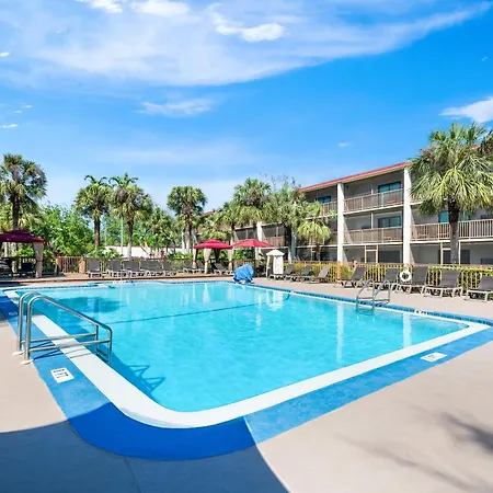 Red Roof Inn Plus+ & Suites Naples Downtown-5Th Ave S-3