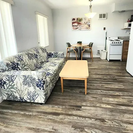 Johns Pass Beach Motel-3