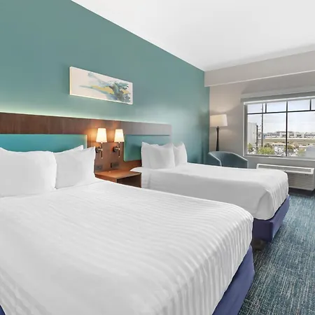 Best Western Plus Miami Airport North Hotel & Suites-3