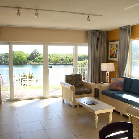 Canada House Pompano Beach-3