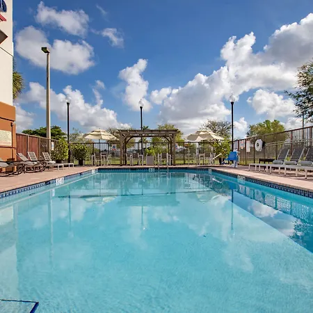 Sonesta Simply Suites Miami Airport Doral-2