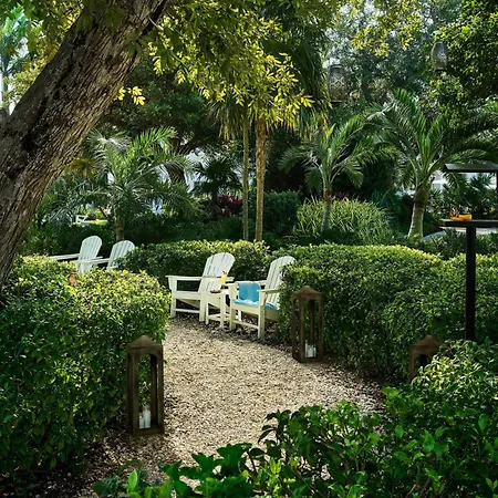 Faro Blanco Resort Marathon Florida Keys, Curio By Hilton-3