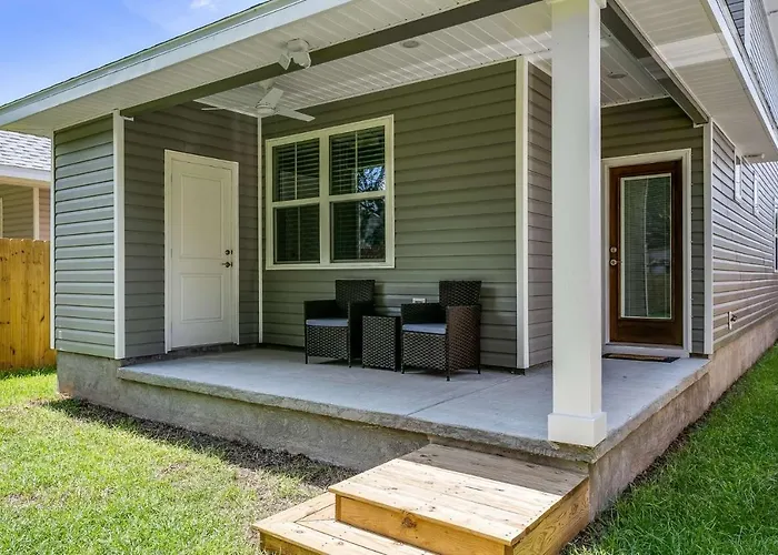 Lone Oak House