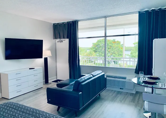 Bayside Retreat Resort Condo, Private Beach, Balcony With Water Views