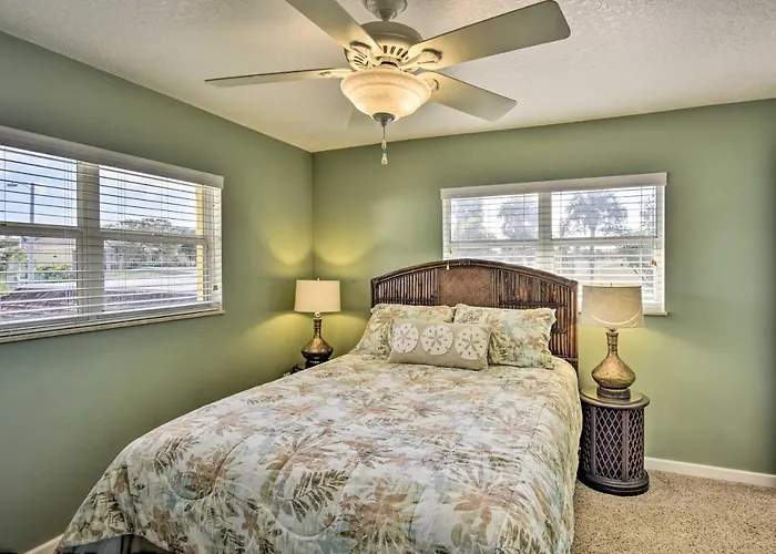 Walk To Beach: Cocoa Beach House Near Dtwn!