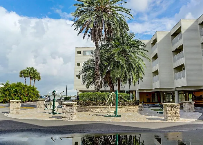 202-Pool, Wifi, Close To Bucs Stadium
