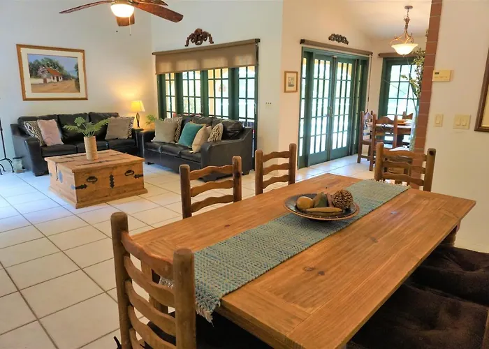 Jupiter Waterfalls - Newly Updated - Tiki Hut, Fire Pit, Kitchen, Pool Heater And More
