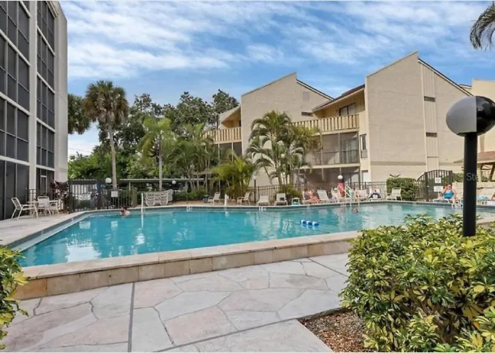 Siesta Key Escape Ground Floor Steps To Heated Pool And Free Trolley