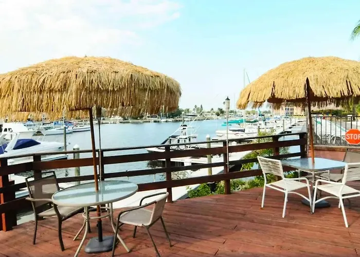Magnuson Hotel & Marina New Port Richey