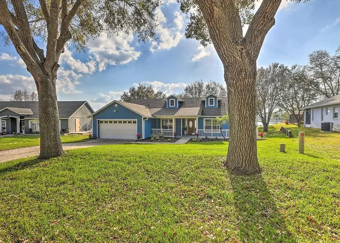 Dog-Friendly Lake Home W/ Dock ~ 25 Mi To Disney!
