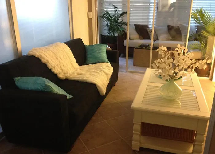 Elegant Oasis: Fort Myers Condo with Pool and Golf Access