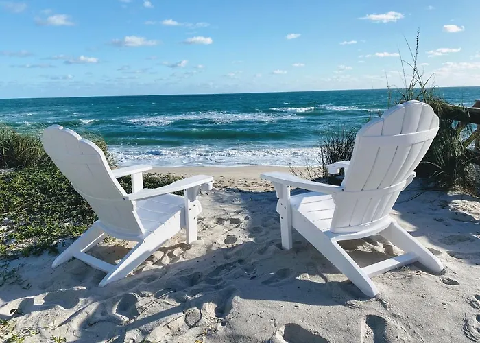Oceanfront Elegance: 6BR Beach House with Hot Tub & Views
