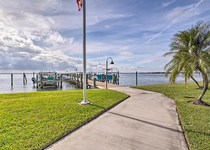 < 1 Mi To Jensen Beach: Home W/ Community Perks!