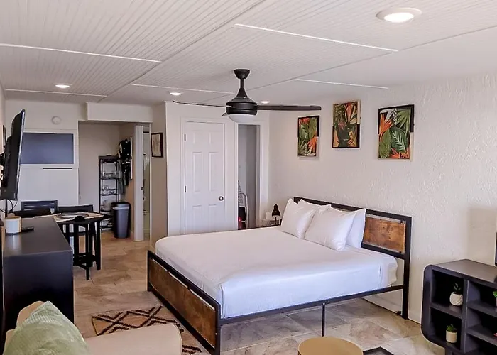Hotel Ambassador C5 Panama City Beach