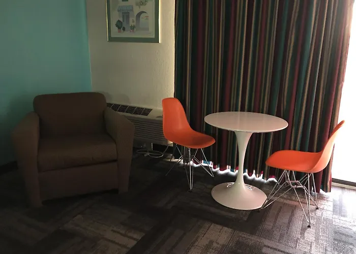 Howard Johnson By Wyndham Winter Haven Fl