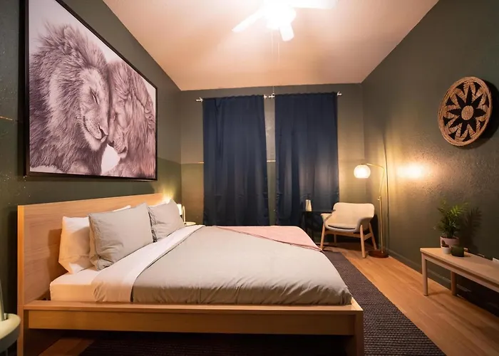 Revived Condo With Pool And 20 Minutes From Parks
