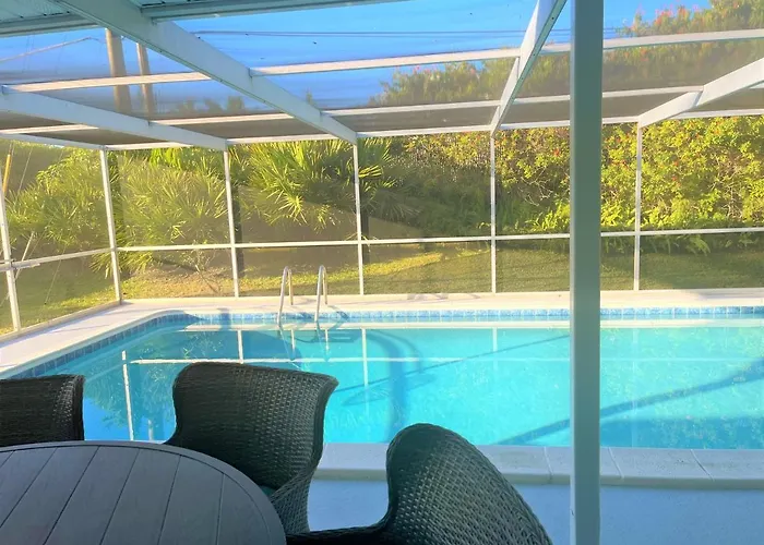 Beautiful Modern Home In Jensen Beach With Heated Pool Near Downtown And Beaches