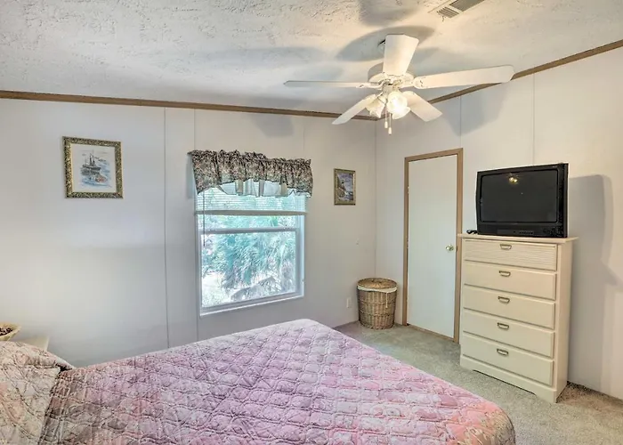 Bright Steinhatchee Home: Proximity To Ocean!