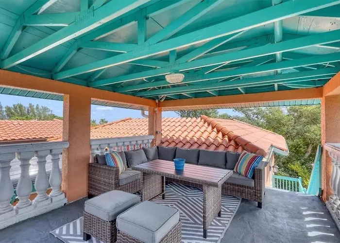 Tropical Luxury Pool Home By The Beach With Roof Top Lounge Centrally Located On Anna Maria Island