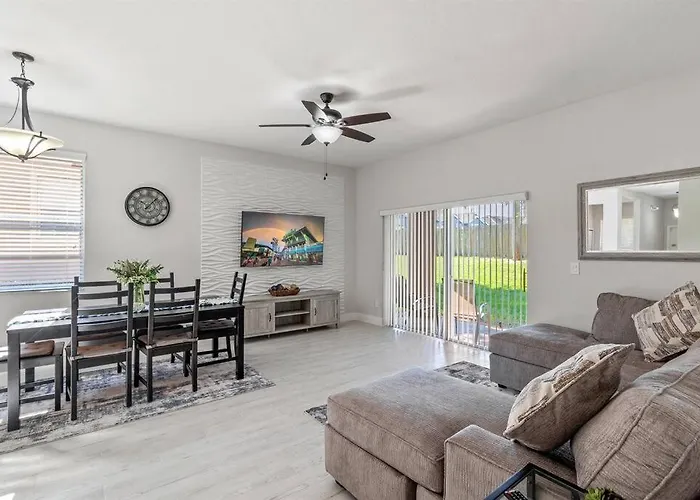 Newly Remodeled 4Bd/4Ba Townhouse-Regal Palms Resort Near Disney