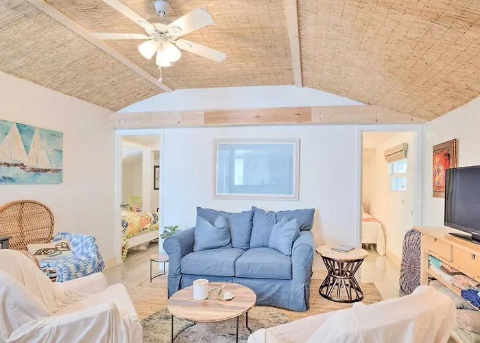 Heated Saltwater Pool + Bar: Del Ray Cottage!