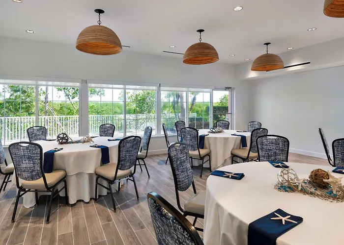 Doubletree Suites By Hilton Naples
