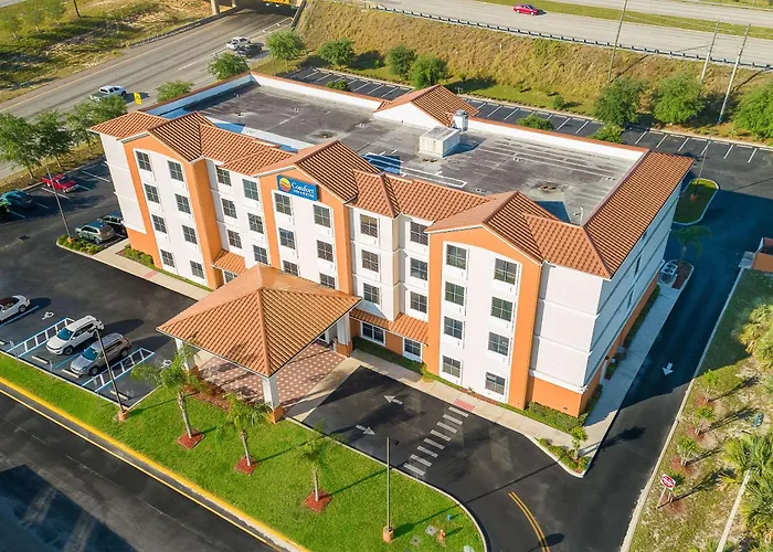 Comfort Inn & Suites Maingate South