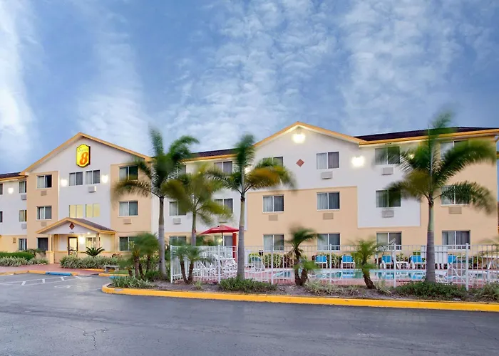 Super8 By Wyndham Nearby Clearwater St Petersburg International Airport