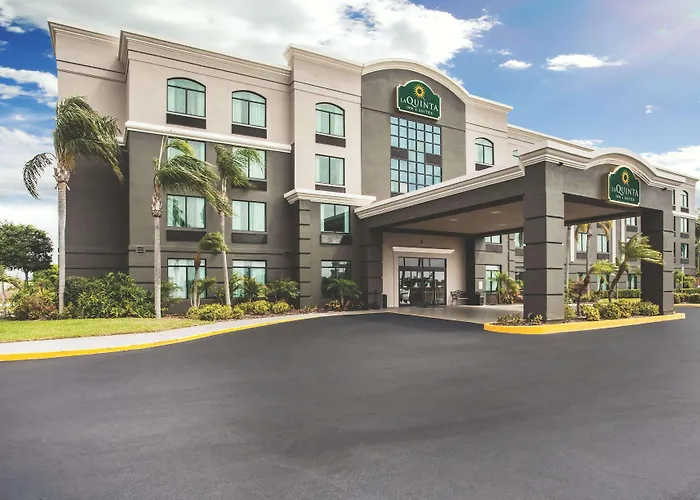 Comfort Inn & Suites Clearwater South
