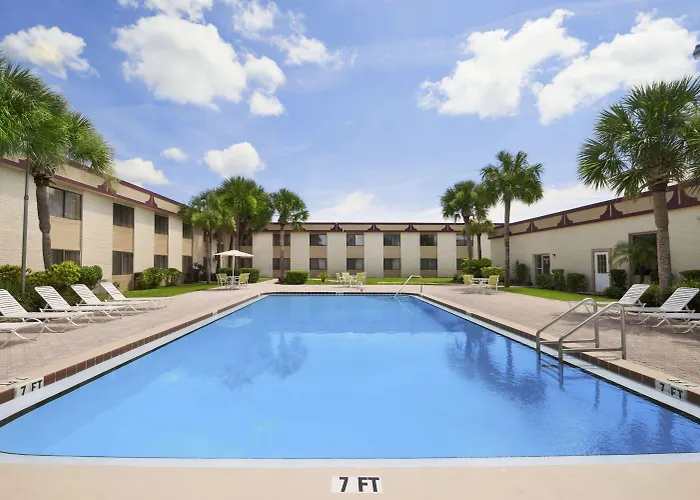Space Coast Hotel Titusville-Kennedy Space Center