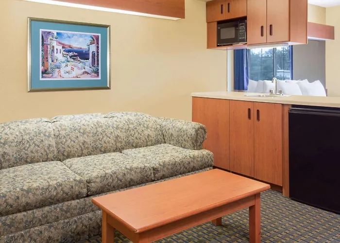 Microtel Inn & Suites Leesburg