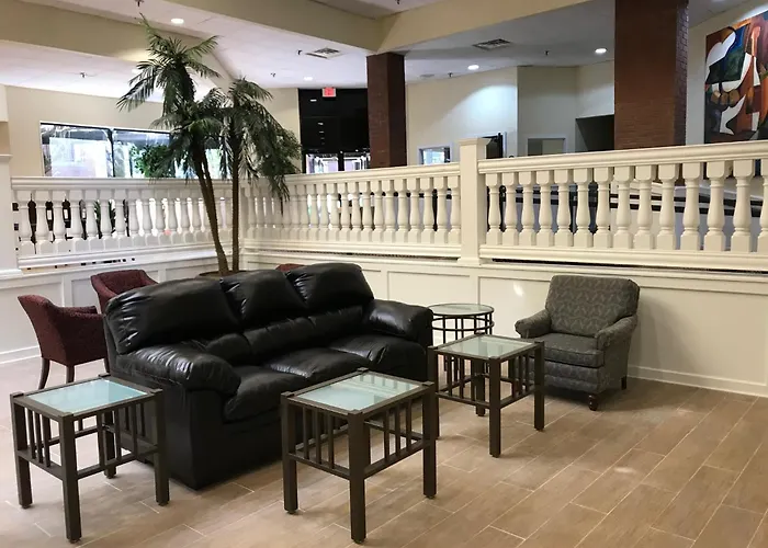 Days Inn & Suites By Wyndham Tallahassee Conf Center I-10