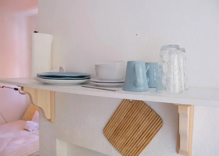 Migue'S Tiny Miami Alcove