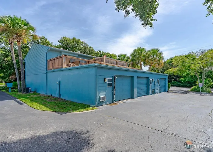 Flagler Avenue Adjacent Dog Friendly Home With Garage! Stroll To The Beach!