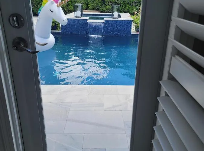 Casa806 Men Only Guest House