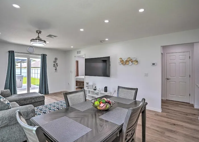 Hot Tub & Fenced Yard: Home In Sebring