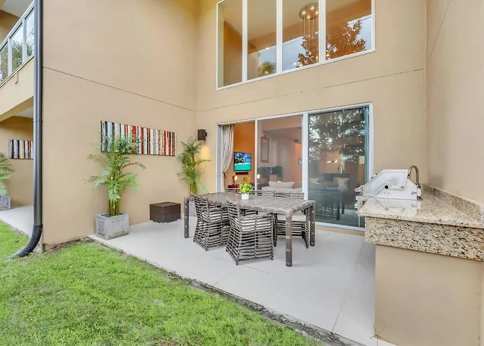 Luxury Villa Less Than A Mile From Disneyworld -Bonus Elevator-