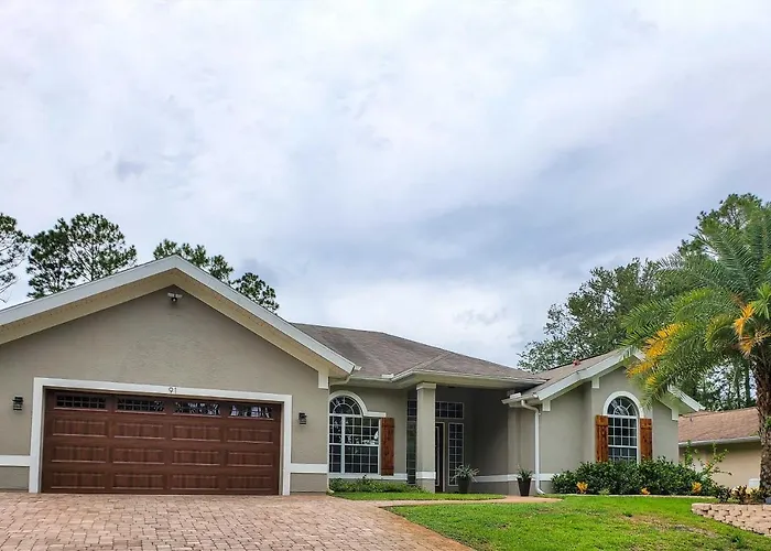 Upscale Palm Coast Home W/ Pool: 7 Mi To Beaches!