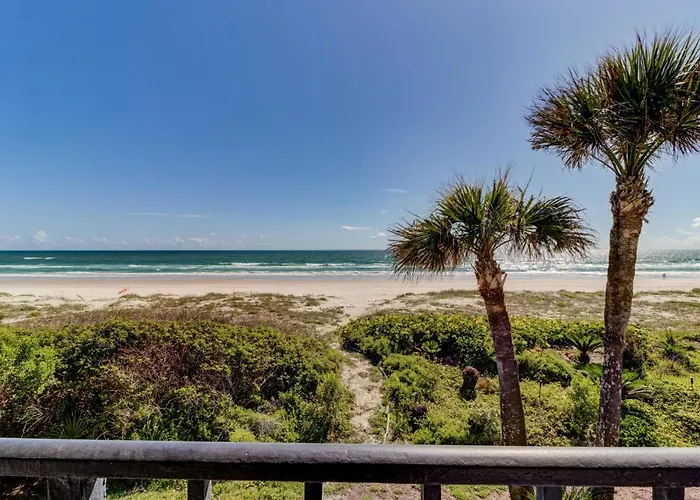 Yellow Sunshine Oceanfront Townhouse, Private Balcony
