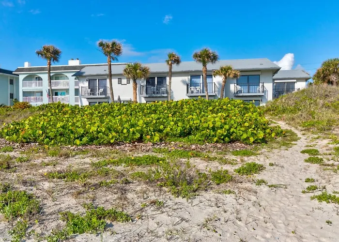 Yellow Sunshine Oceanfront Townhouse, Private Balcony