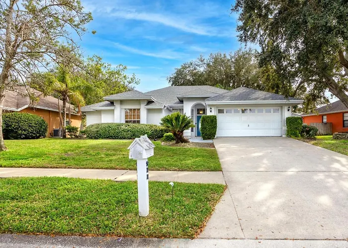 Palm Harbor Paradise - Spacious Home In Quiet Neighborhood With Heated Pool, Billiard Room, Hot Tub