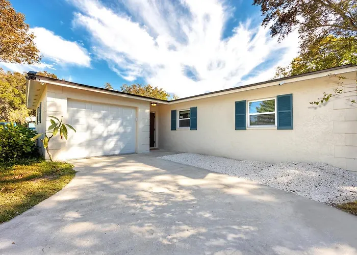 Modern Vacation Home 3Br 1Bth Close To Gulf Beach